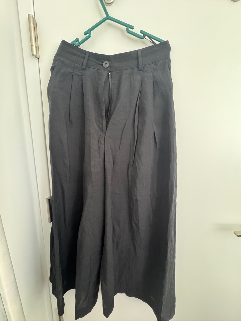 Zara Black Cropped Wide-Leg Pleated Trousers
